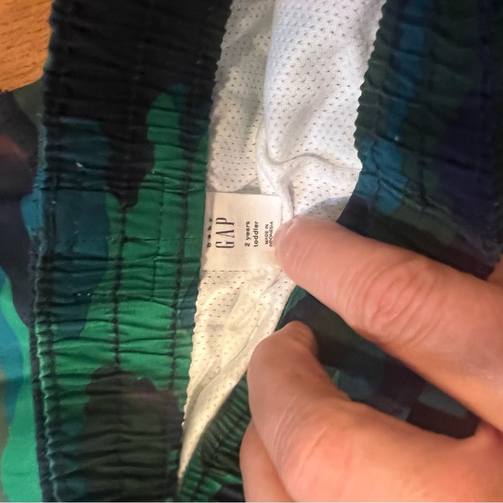 GAP Kids Green and Blue Camouflage Rashguard Set like new - Picture 5 of 6